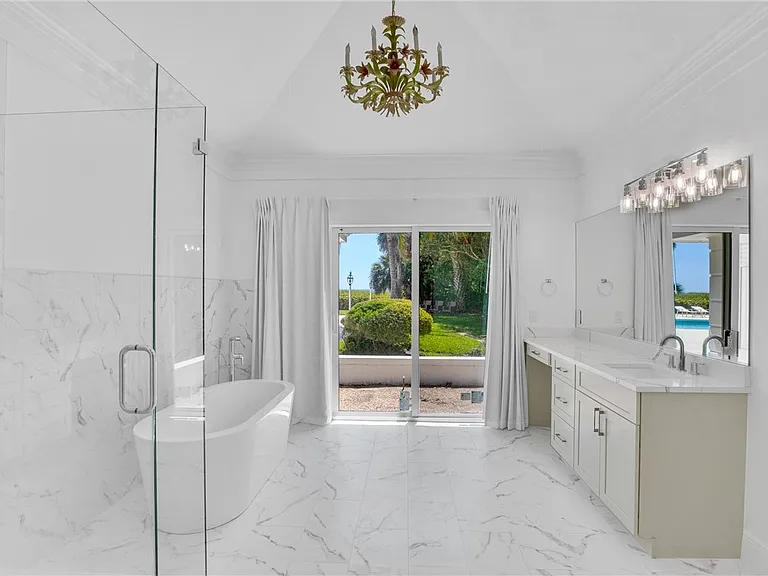1916 Ocean Dr — Photo 23