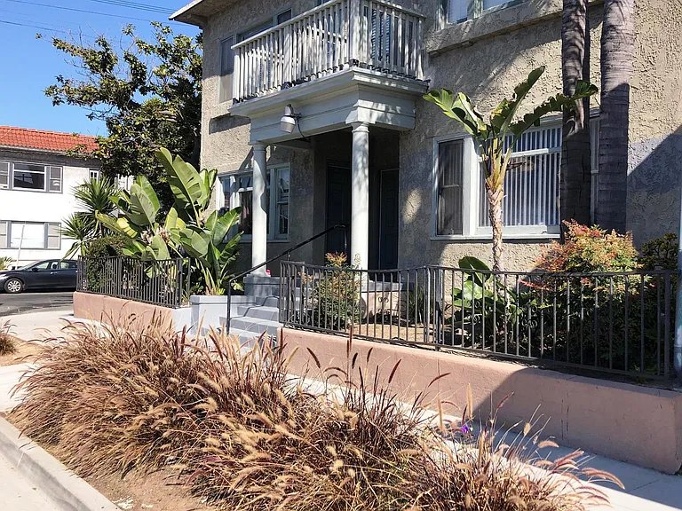 242 Gaviota Ave — Photo 7