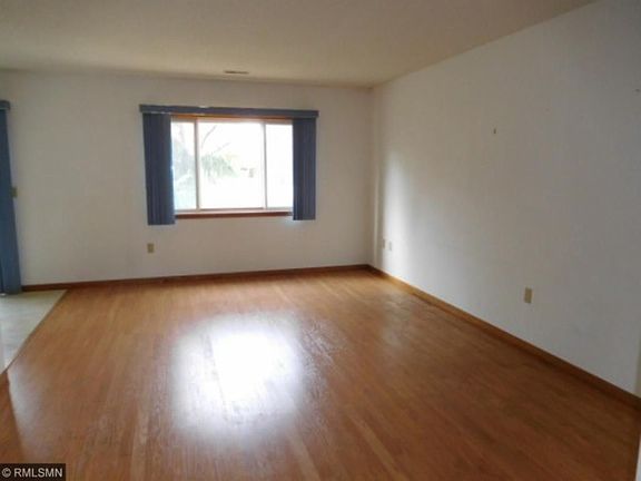4th image of 3198 Edgerton St