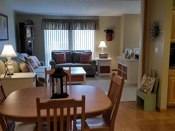 2nd image of 1709 W Heathwood Dr