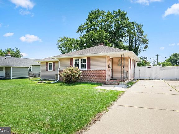 3rd image of 3818 Nancy Ave