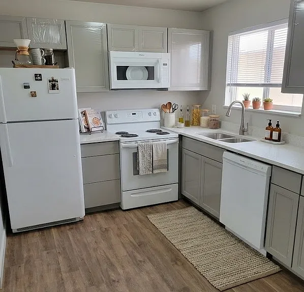586 W Tiffany Town Dr #1 — Photo 2