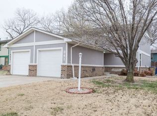941 S Enoch Dr, Wichita, KS 67207