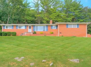 300 Walnut Rd, Pearisburg, VA 24134