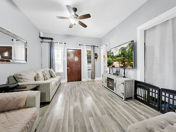3rd image of 3013 S Kolin Ave