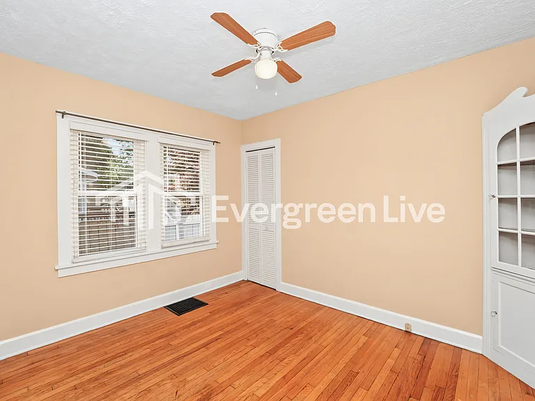 842 Montford Rd — Photo 7