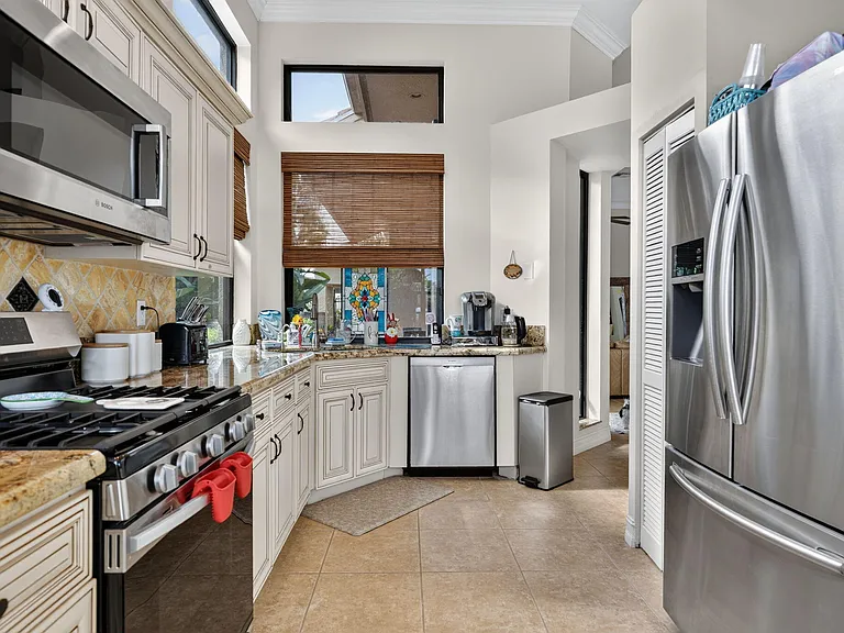 210 Coral Cay Ter — Photo 20
