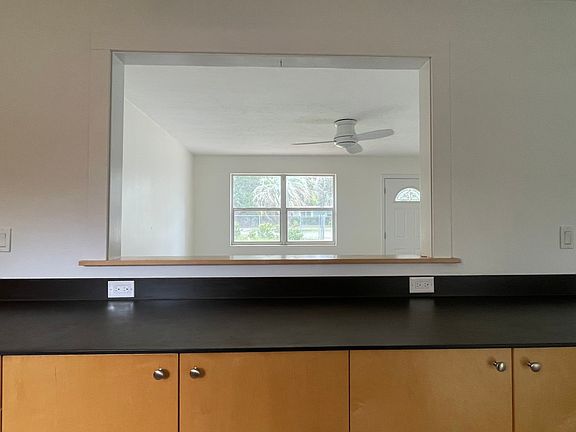 3rd image of 1430 SE 41st Ave
