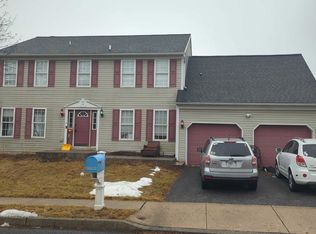 6 Primrose Ln, Reading, PA 19608