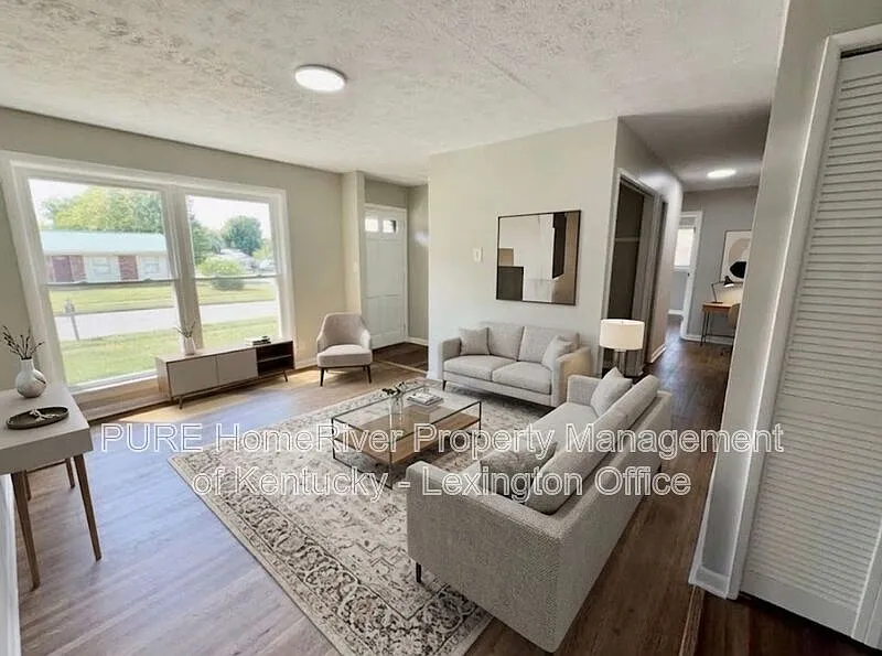 3 bed, 1.5 bath, 1350 sqft, $1,595 — Photo 4
