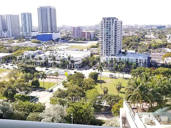 3rd image of 1800 N Bayshore Dr APT 2110