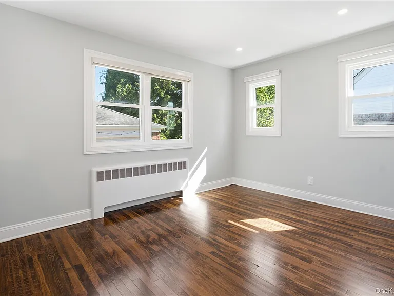 1641 Falmouth Ave — Photo 10