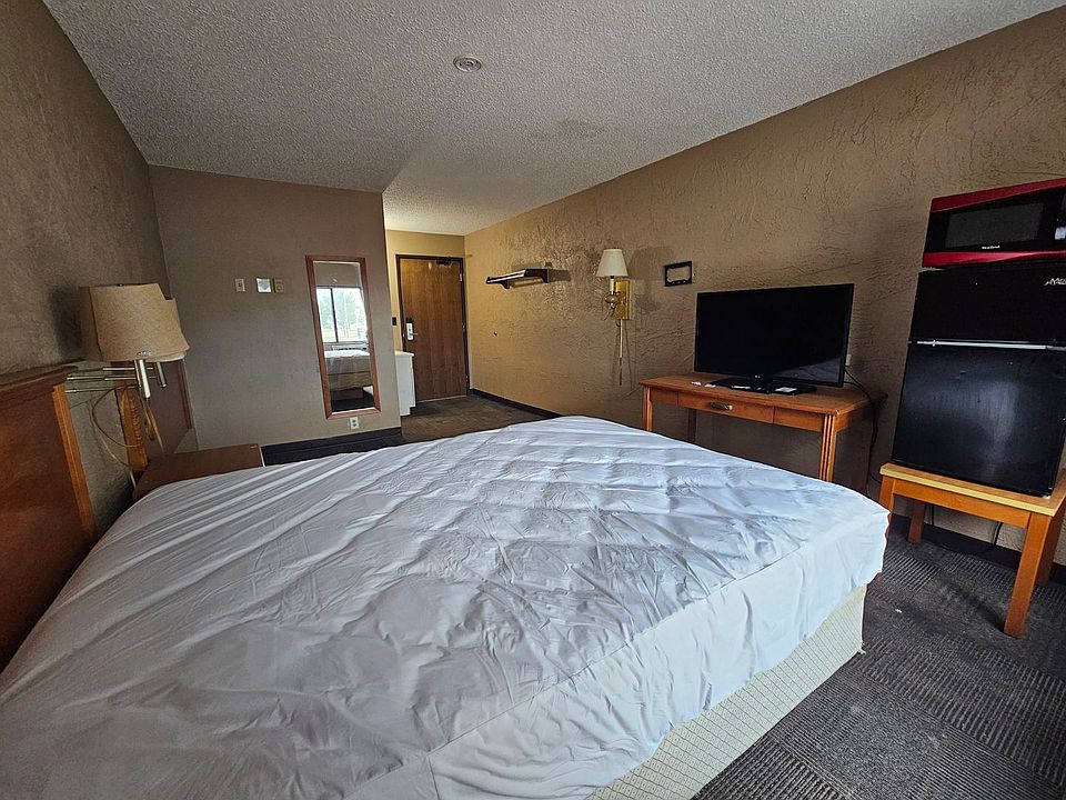 1st image of 1300 W Russell St #250