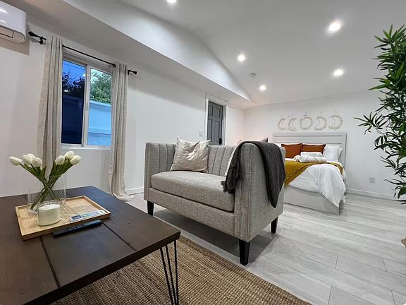 5th image of 5635 Rawlings Ave #1