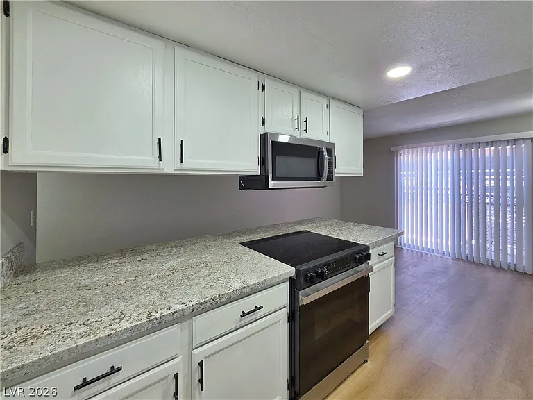 4230 Mississippi Ave — Photo 10