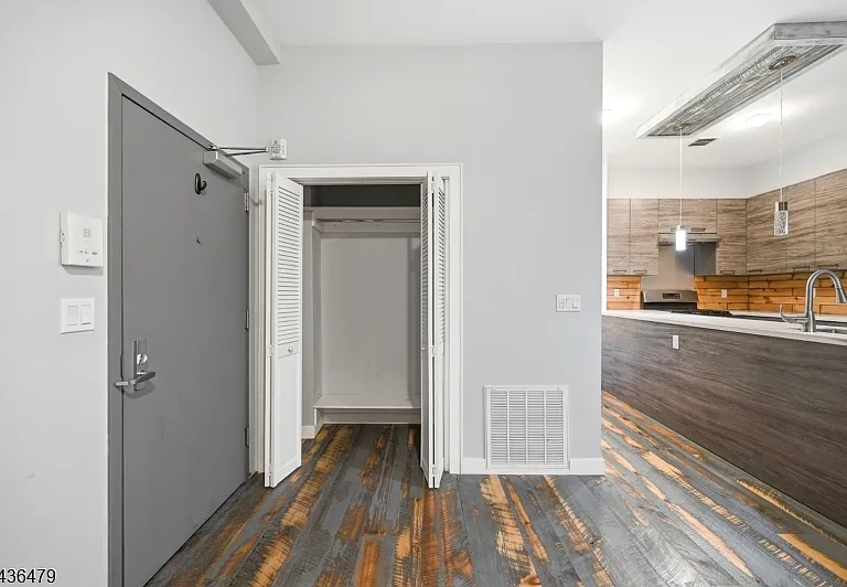 180 Spring St #304 — Photo 23
