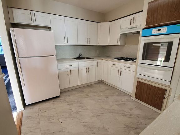 2nd image of 1049 E 80th St Floor 1