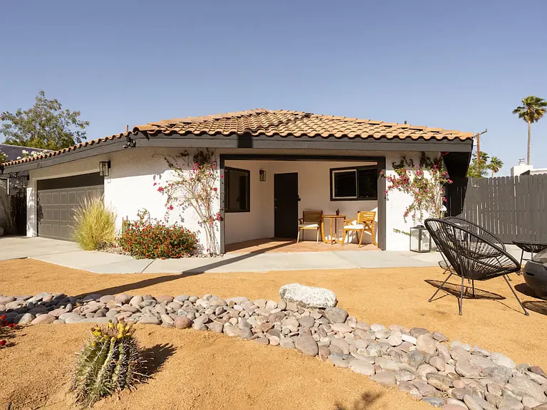 2112 N Cardillo Ave — Photo 34