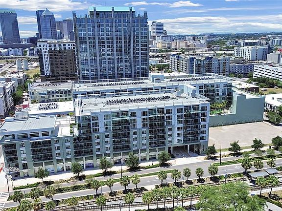 3rd image of 912 CHANNELSIDE DRIVE #2805