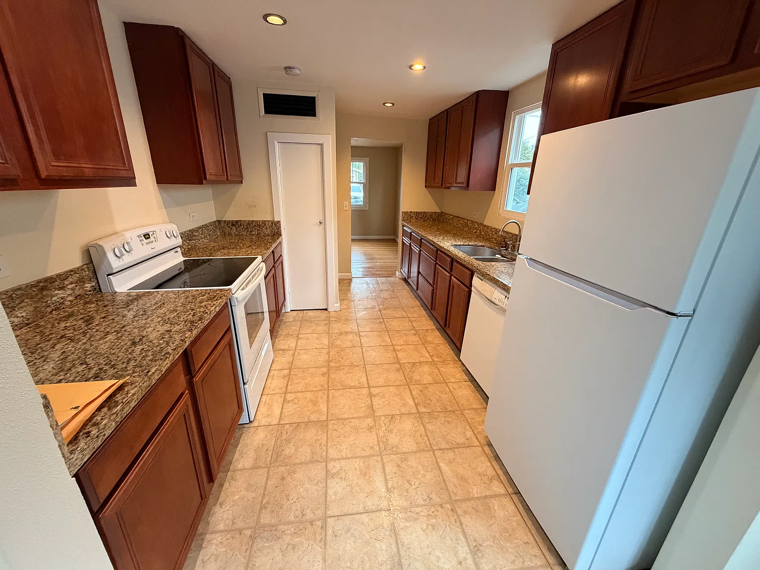 7312 SE Rural St — Photo 3