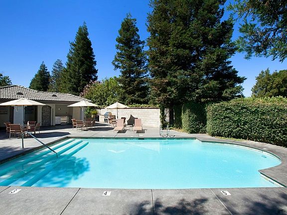 3rd image of 1100 Mondavi Way #F2