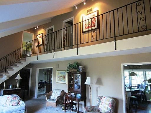 5th image of 2118 E Lake Shore Dr