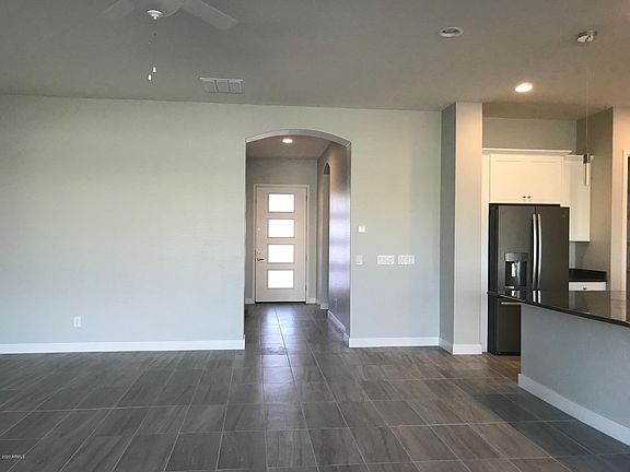 4th image of 700 W Gum Tree Ave