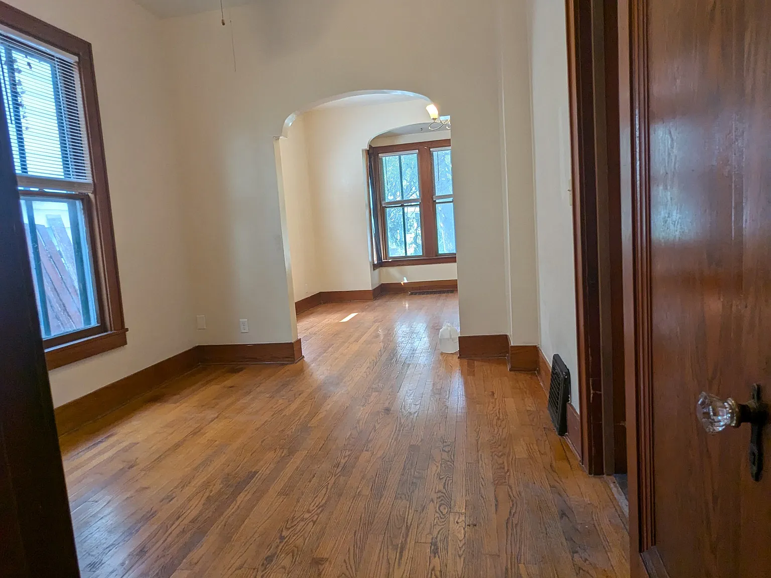 2923 Castelar St — Photo 4