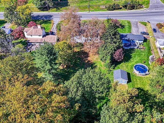 4th image of 920 Georges Rd