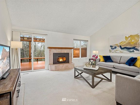 4th image of 2533 174th Ave NE