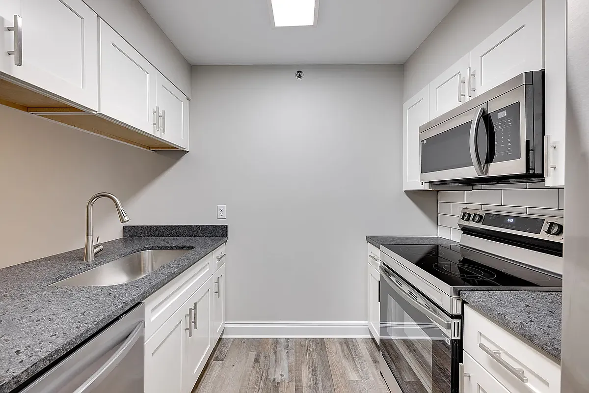 Park Ridge Apartments — Photo 2