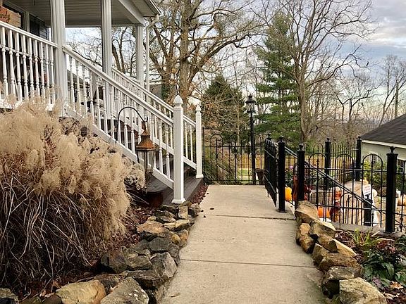 4th image of 4 Rose Ln #561/1002
