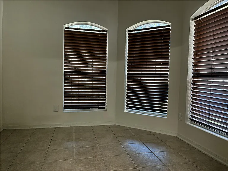 19531 Hickory Meadow Ln — Photo 5