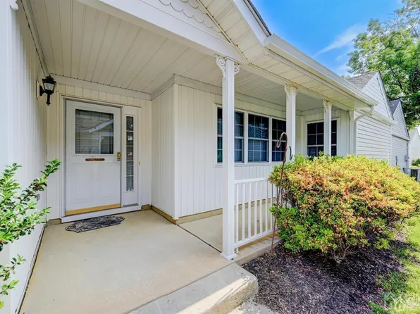 246 Nighthawk Dr, Monroe Township, NJ 08831