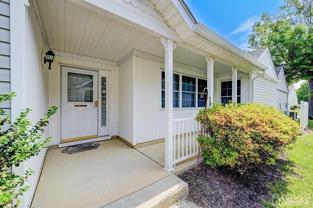 246 Nighthawk Dr photo 1