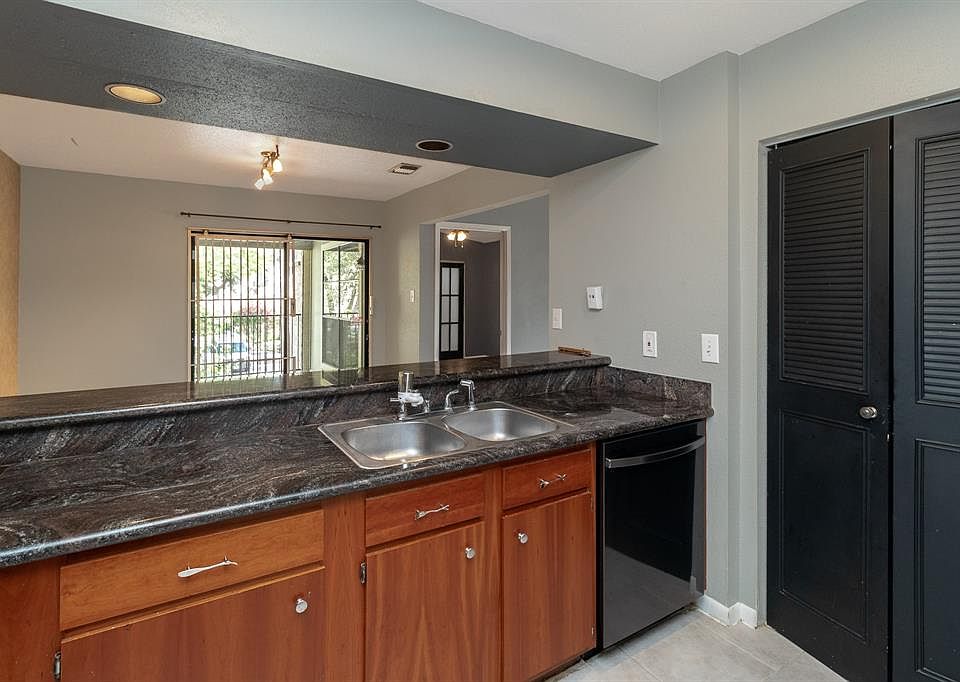 Cambridge Glen Condominiums Houston, TX Zillow