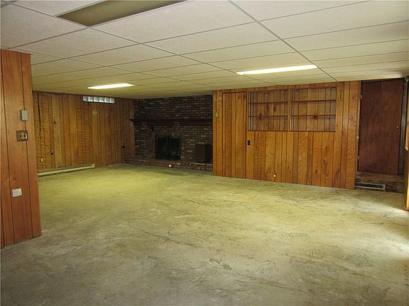 5th image of 3170 W Wellington Blvd