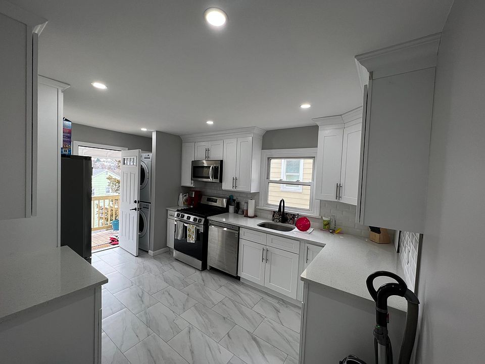 1st image of 284 Mary Lou Ave #1
