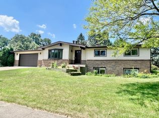 333 Fox Trot, Dixon, IL 61021