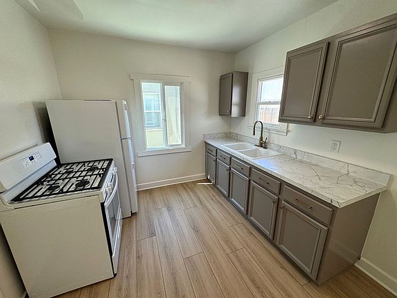 5th image of 121-137 El Medio St #125