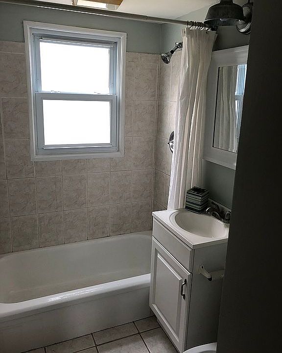 2nd image of 218 Moore Rd