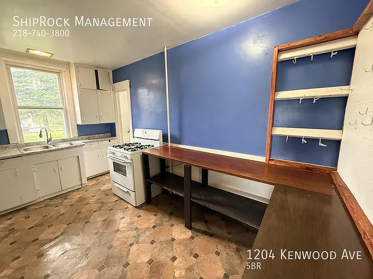 1204 Kenwood Ave — Photo 9