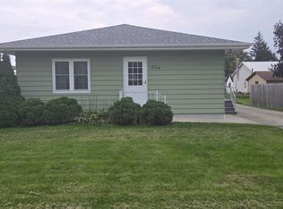 204 E Watson St, Garnavillo, IA 52049