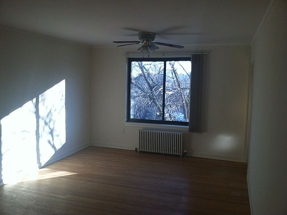4th image of 1224 W Chase Ave APT 3E