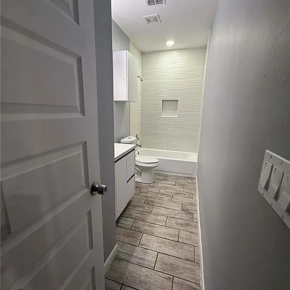 1316 S Xanthia St #4 — Photo 10