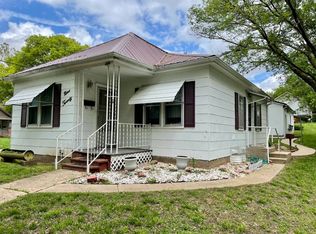920 N 10th St, Marysville, KS 66508