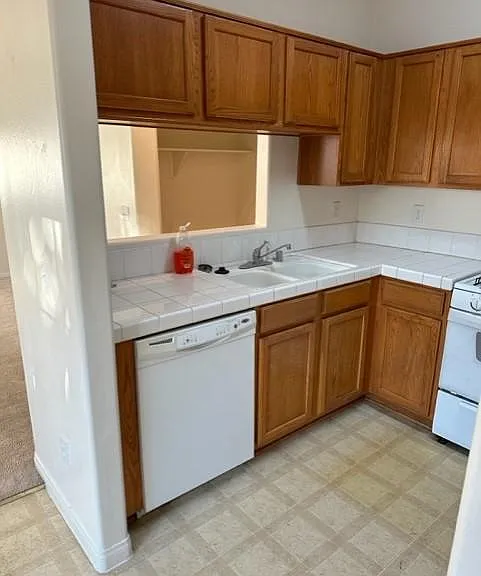 513 Yellow Meadow Ct #A — Photo 7