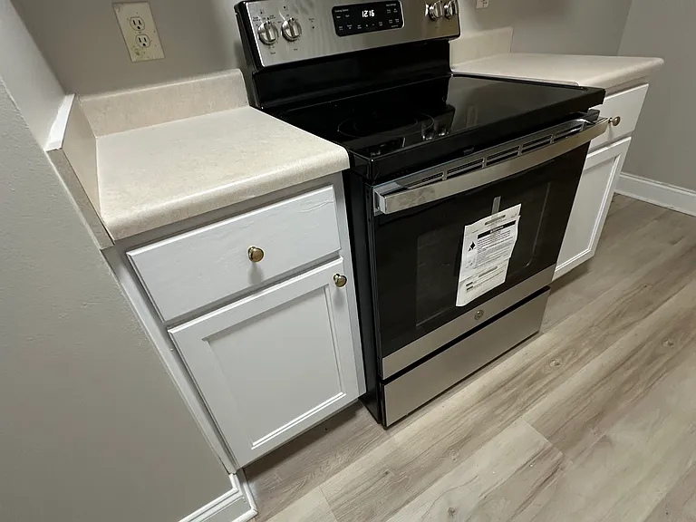 500 Stonehaven Cir #501 — Photo 1