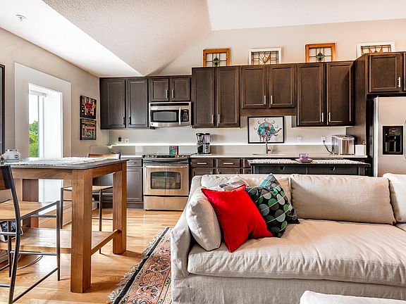3rd image of 2525 College St APT 1205