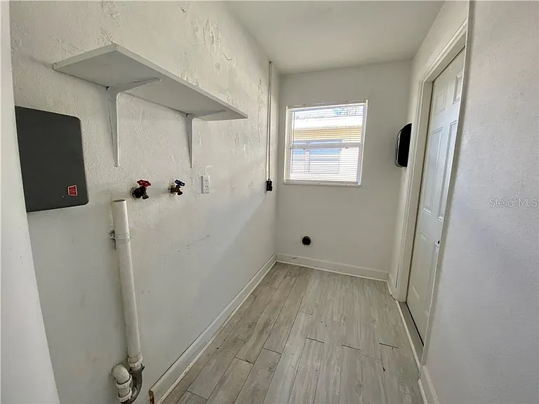 769 Greenway Pl — Photo 5